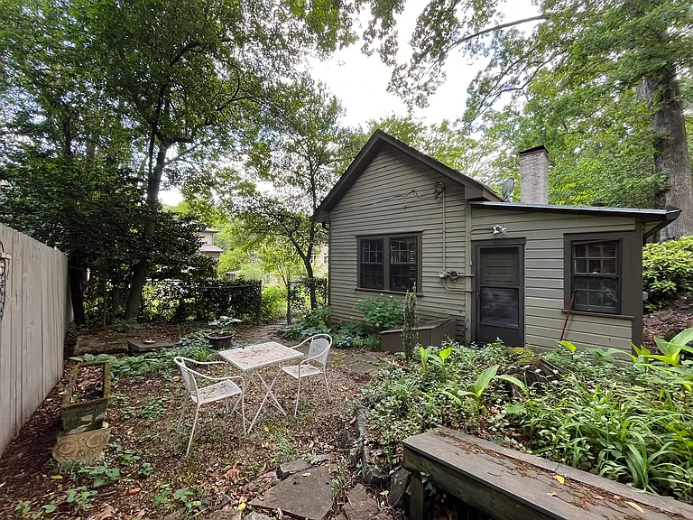247 The Prado NE #REAR COTTAGE — Photo 12