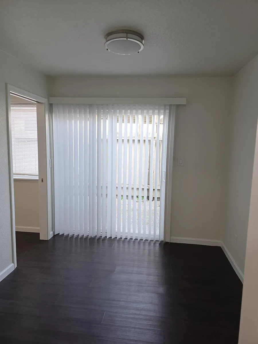 Building Photo - 116 Westwood St #116