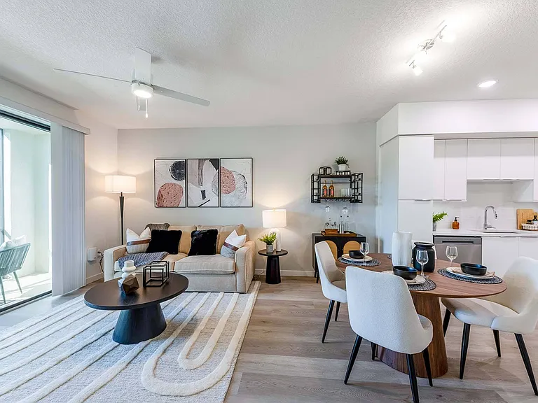 Mosaic Palms Apartments — Photo 16