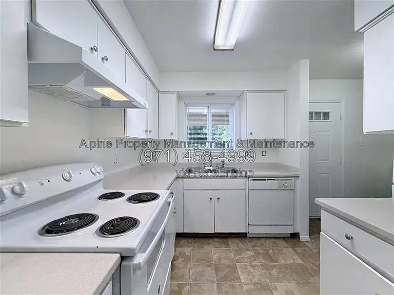 18317 SW Jann Dr — Photo 5