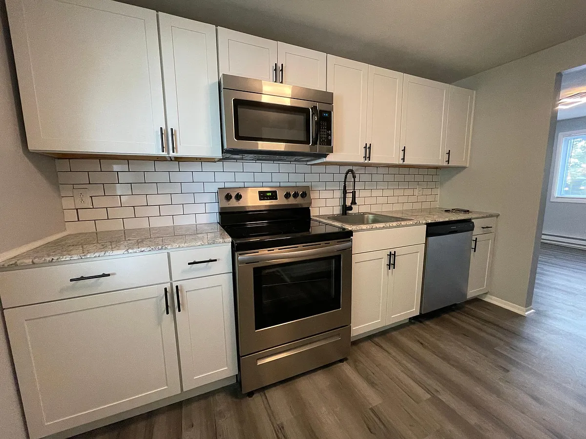 Building Photo - 512 Hawley Ave #3