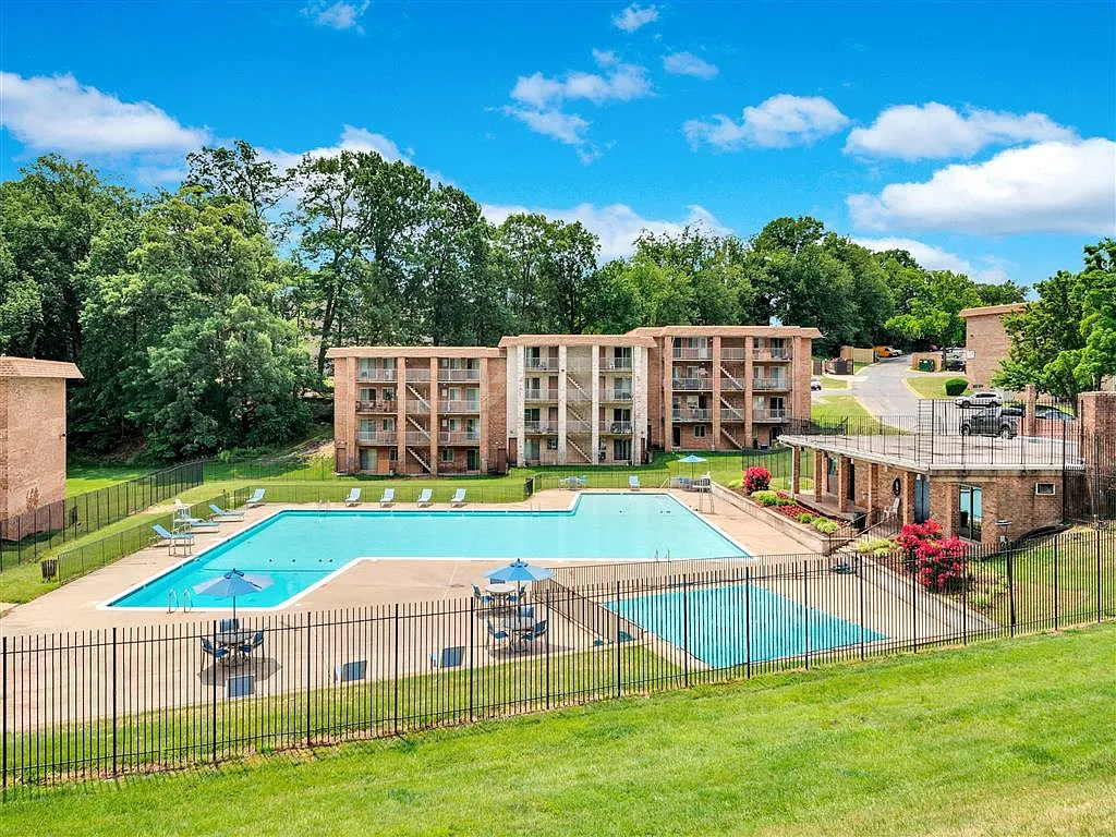 Montgomery White Oak Apartments — Photo 1