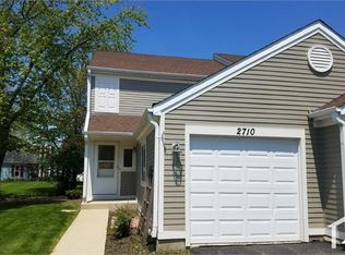 2710 Prairieview Ln S, Aurora, IL 60502