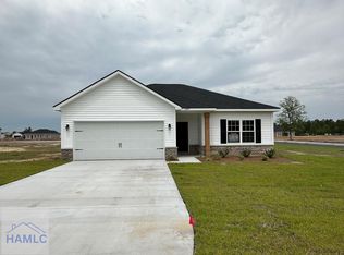 2697 SE Arnold Dr, Allenhurst, GA 31301