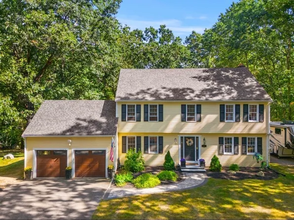 83 S Mill St, Hopkinton, MA 01748
