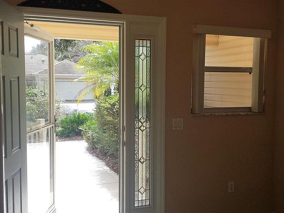 4th image of 907 Ventura Dr