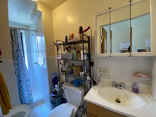 Rented by Mdays Realty | media 32