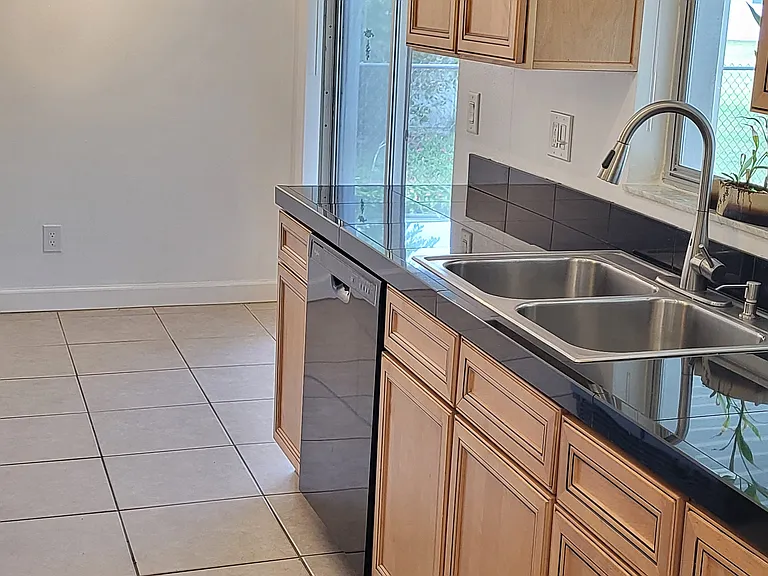 1480 Queen Anne Dr — Photo 14