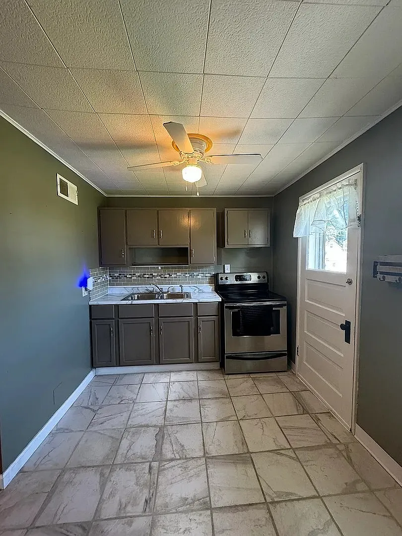 2 bed, 1650 sqft, $1,500 — Photo 2