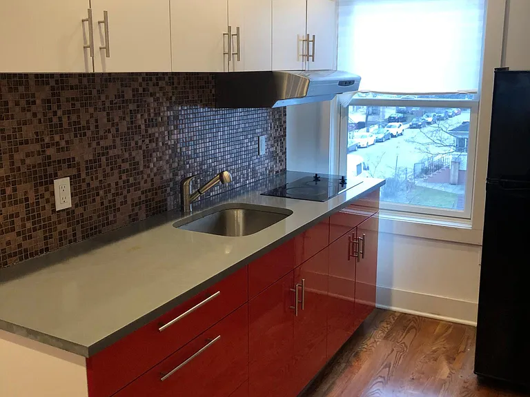 42 Dyke Ln — Photo 1