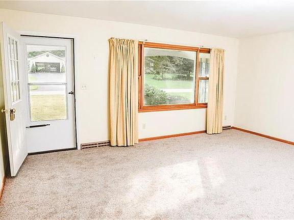 2nd image of 20607 Baird Ave