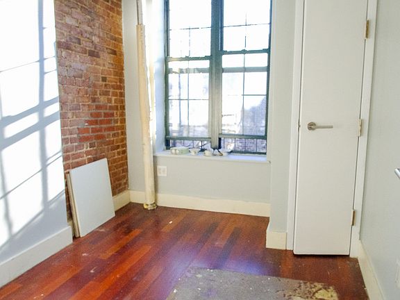 3rd image of 532 W 159th St #C5