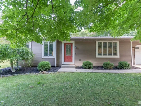 1631 Lancer Ln, Fort Wayne, IN 46845