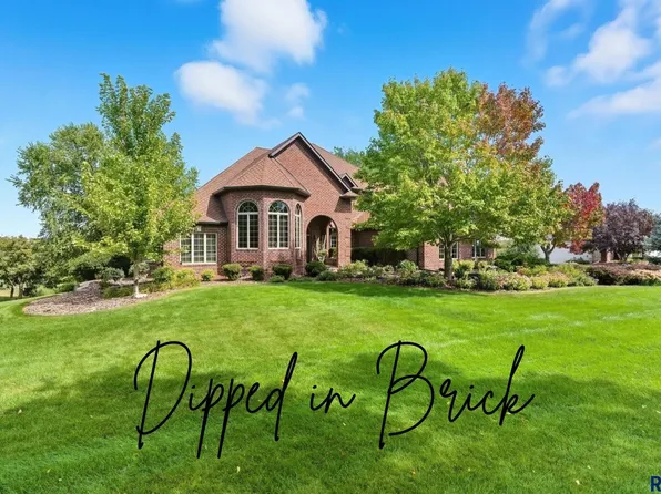 8516 E Willow Ridge Pl, Sioux Falls, SD 57110