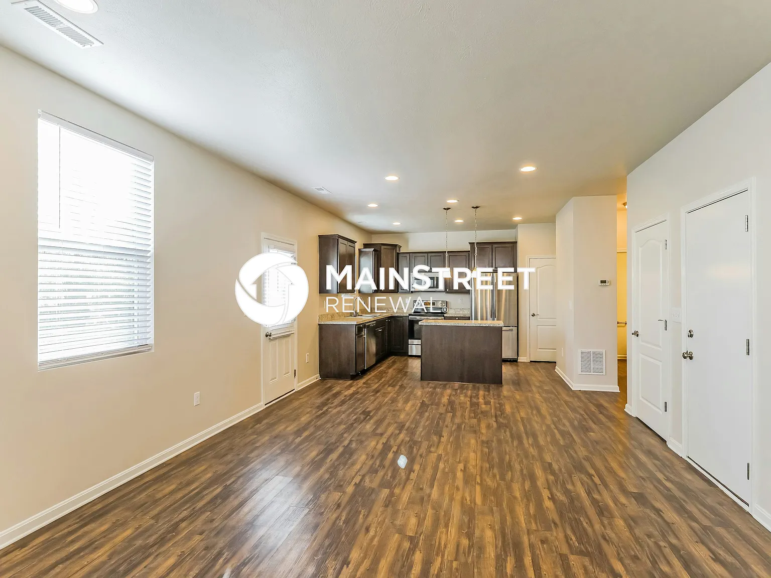 11928 Trottingham Cir — Photo 4