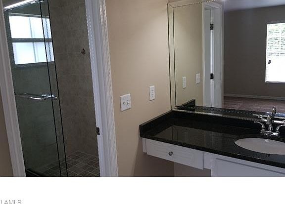 3rd image of 123 NW 12th Pl