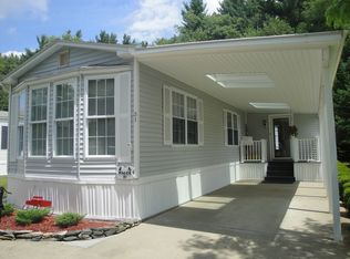 31 Country Rd, Hinsdale, MA 01235