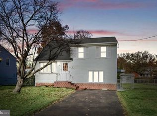 38 Magnolia Ln, Hamilton, NJ 08610