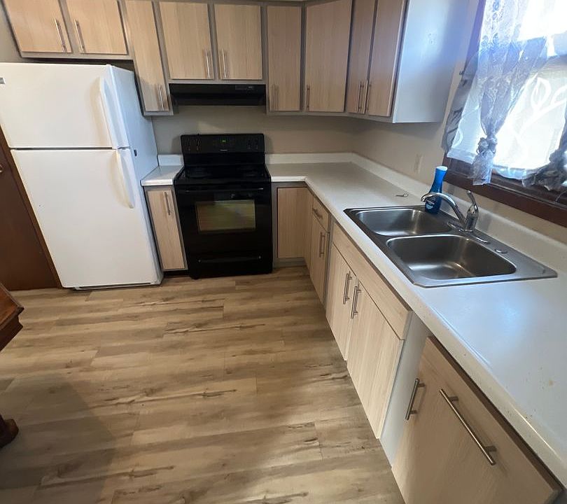 1st image of 910 11th Ave #3