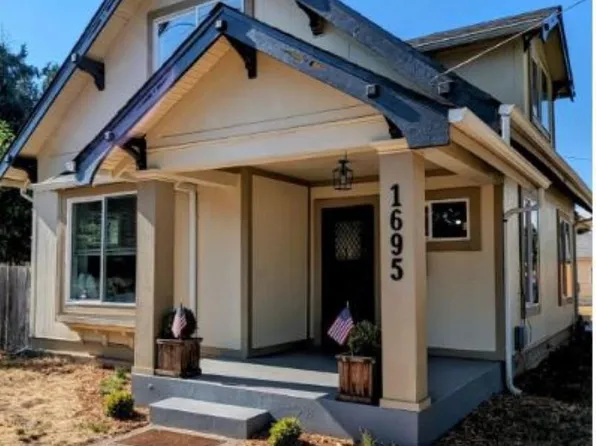 1695 Lee St SE, Salem, OR 97302