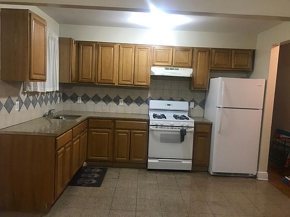 5th image of 1952 Gleason Ave #1R
