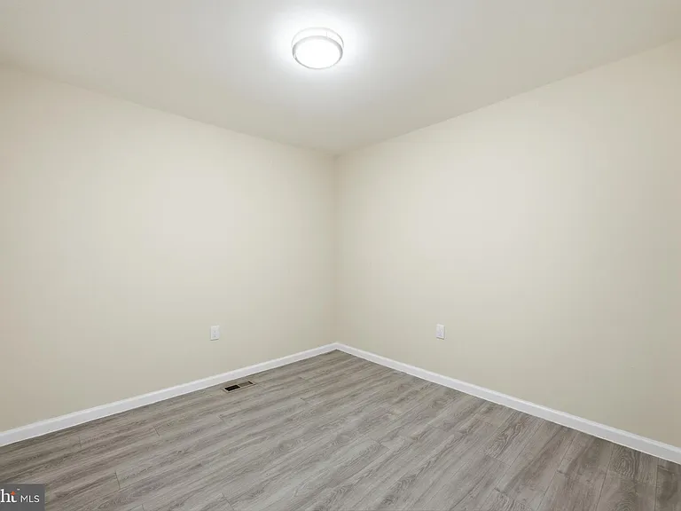 93 Washington St #1 — Photo 8