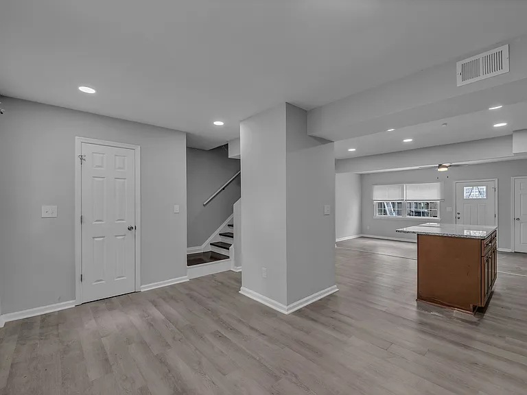 817 Biltmore Dr — Photo 9