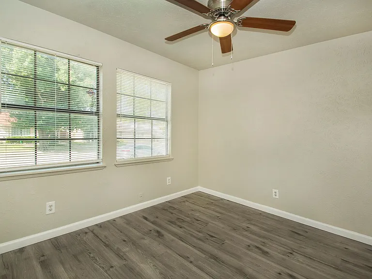 7062 Pineberry Rd — Photo 8