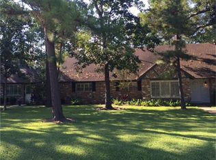 410 S Shadowbend Ave, Friendswood, TX 77546