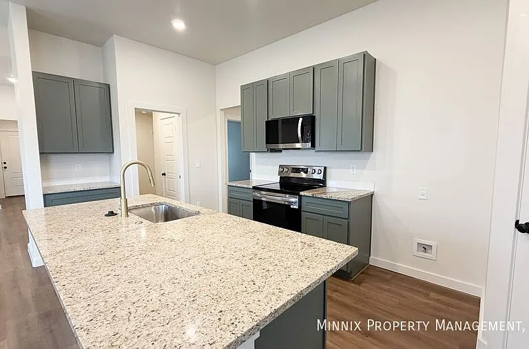 2151 Langford Ave — Photo 8