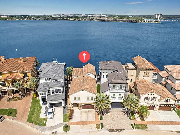 2nd image of 2466 Beacon Cir