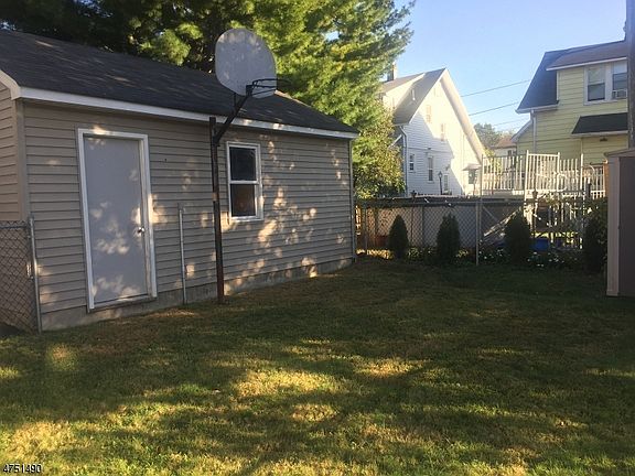 3rd image of 53 Kingsland St