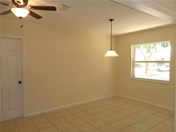 4th image of 6408 Shadowbrook Ln
