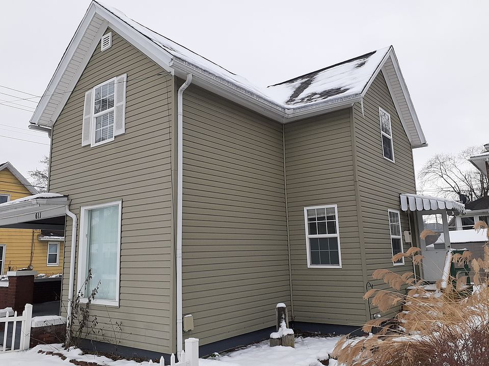 1st image of 611 Liberty Dr #3