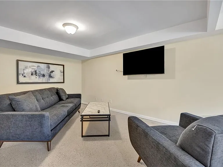 3442 Skyland Dr — Photo 3