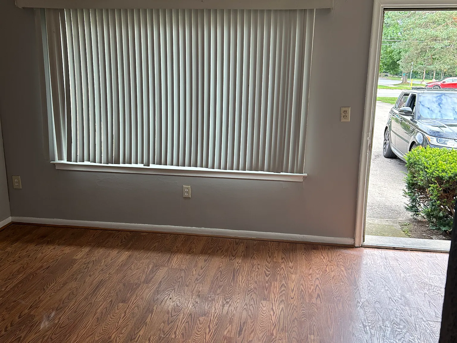 2 bed, 700 sqft, $900 — Photo 2