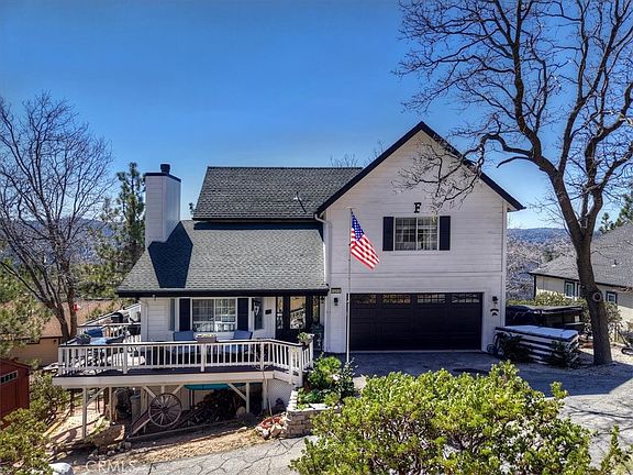 3rd image of 1211 Yosemite Dr