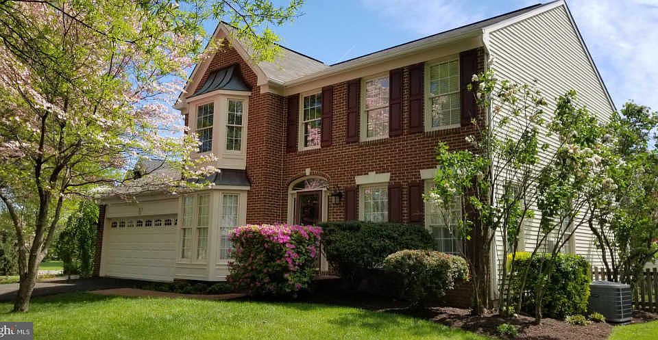 1st image of 317 Whitney Pl NE