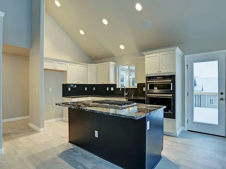 1455 E Esty Dr — Photo 15