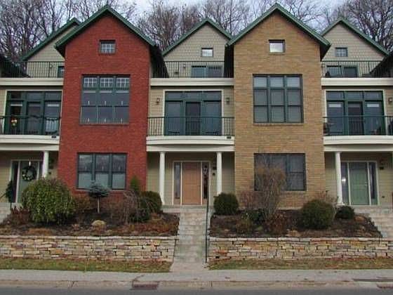 1st image of 221 N Lakeshore Blvd