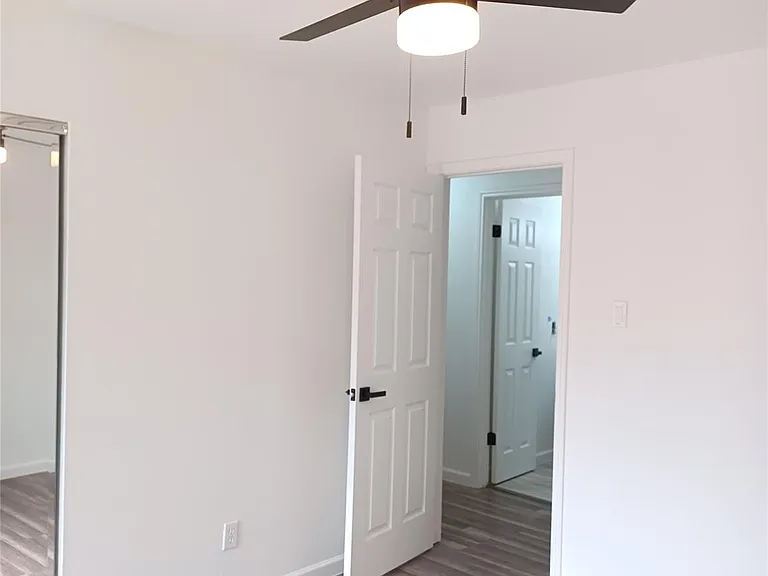 703 Meadow Creek Dr — Photo 19