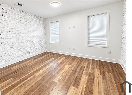 5th image of 5213 Marion St