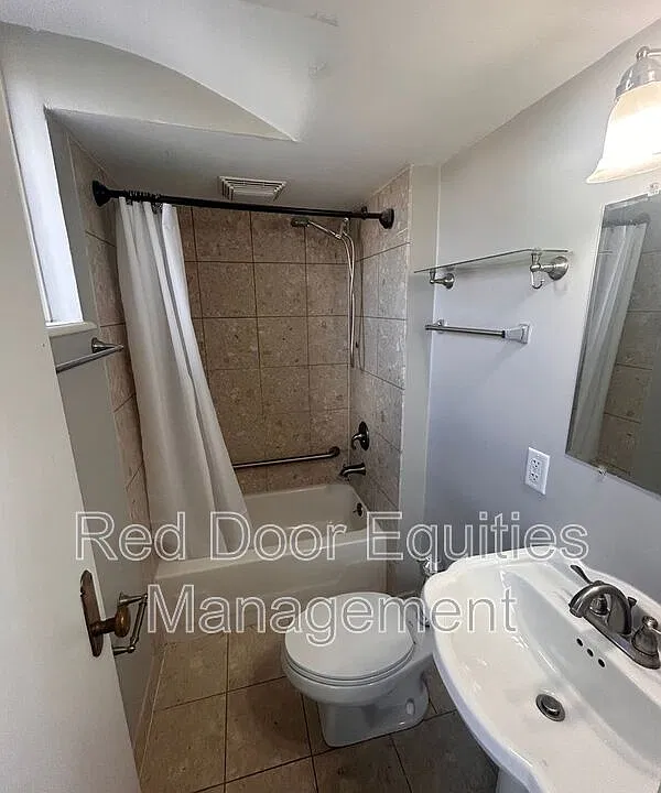 123 N Broad St #305