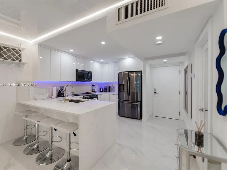 2301 Collins Ave #529 — Photo 14