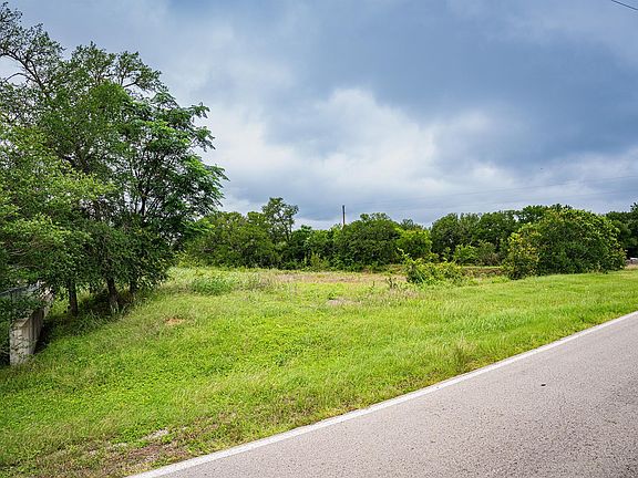 2nd image of 20811 Fm 969 Rd