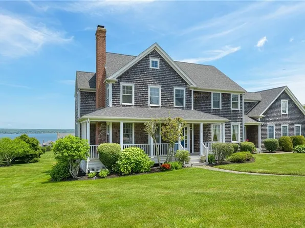 30 Hamilton Dr, Portsmouth, RI 02871