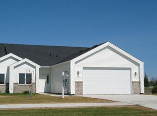 4702 Pines Cir, Grand Forks, ND 58201