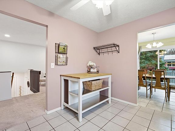 5th image of 102 Nottingham Chase