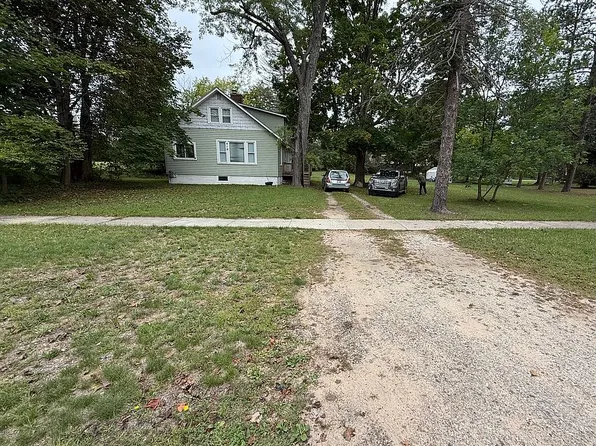 410 S Cherry St, Kalkaska, MI 49646
