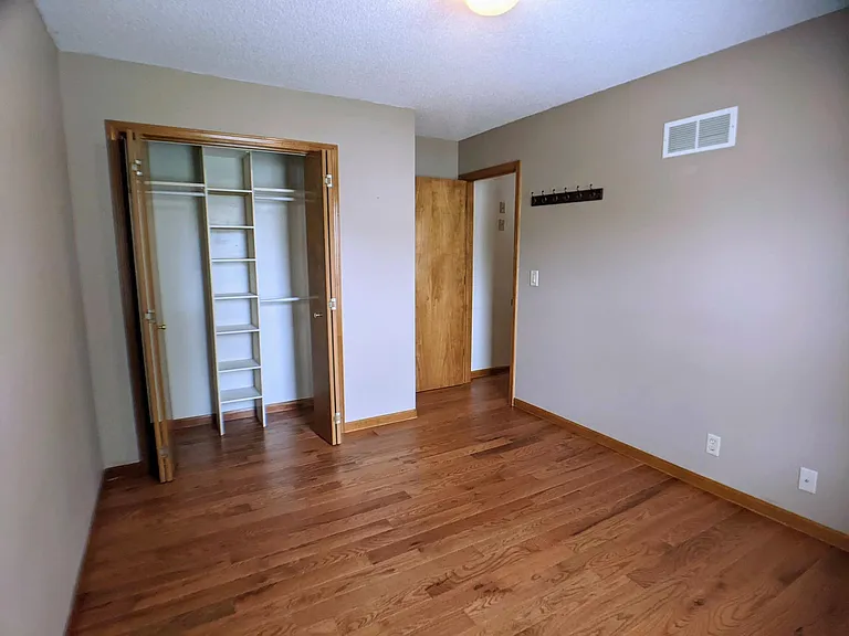 7602 W 154th Ter — Photo 36
